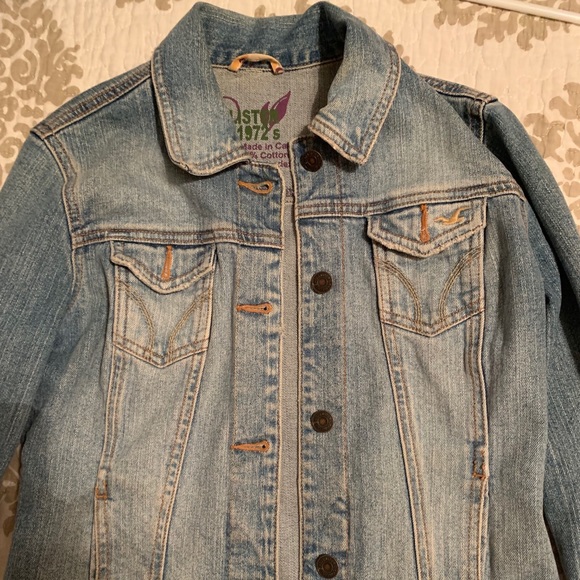 Hollister crop Jean jacket women’s - Picture 2 of 5